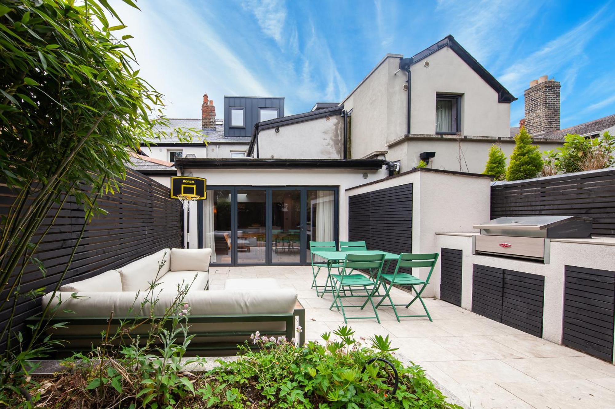 Beautiful And Spacious In South Circular Rd Holiday home *