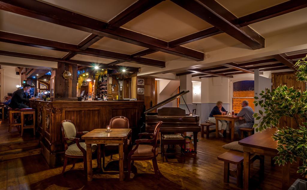 Bram Stoker Hotel 2*