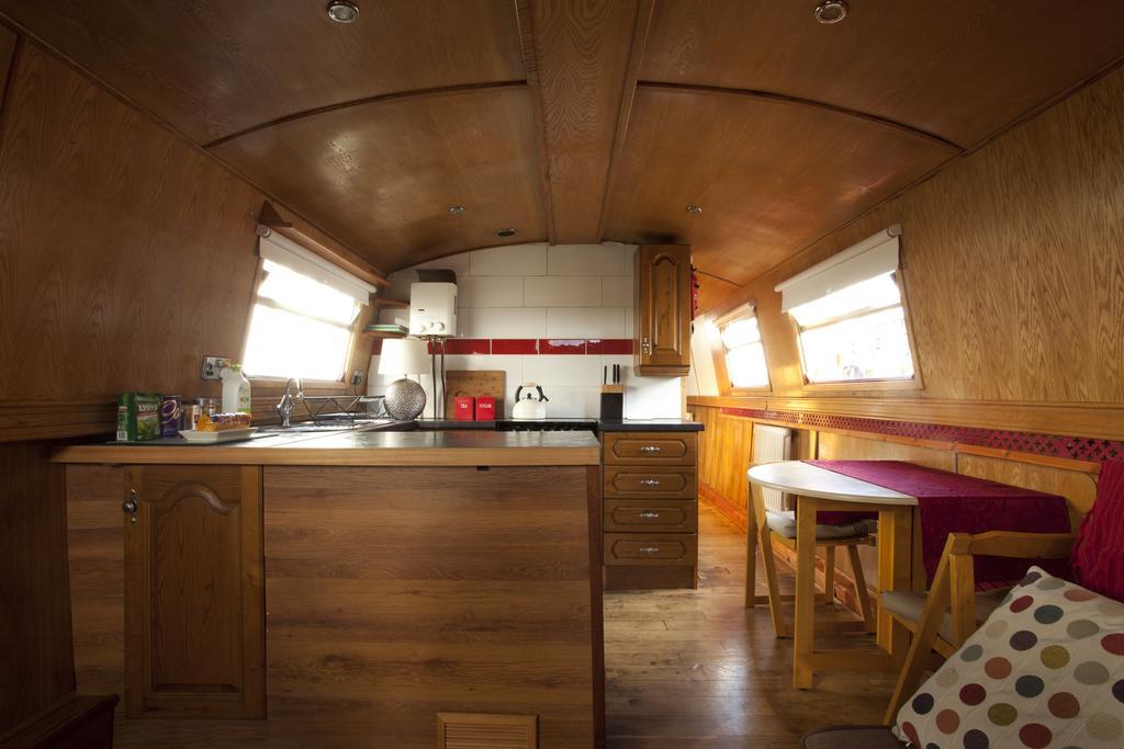 Barge Hire Botel *