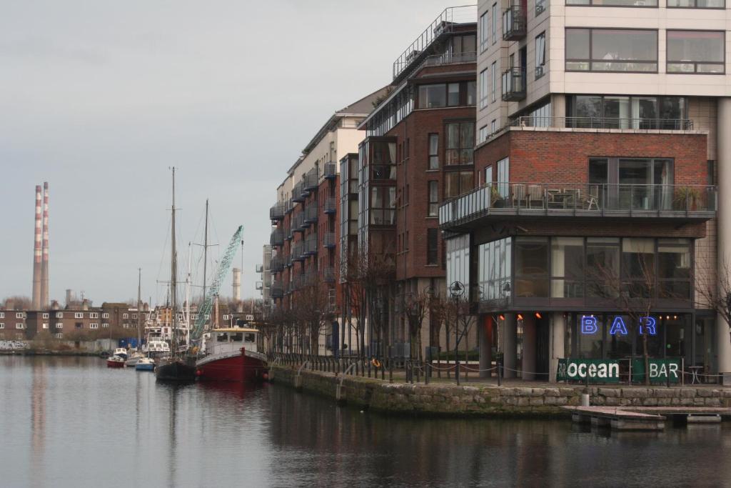 Barge Hire Botel *