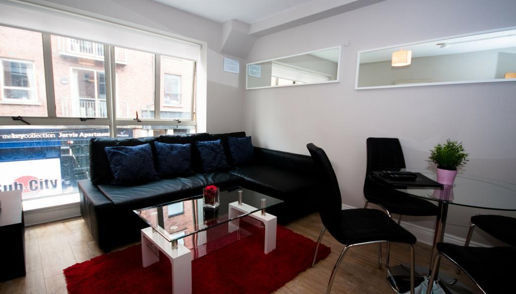Wolfe Tone Street Apartment *