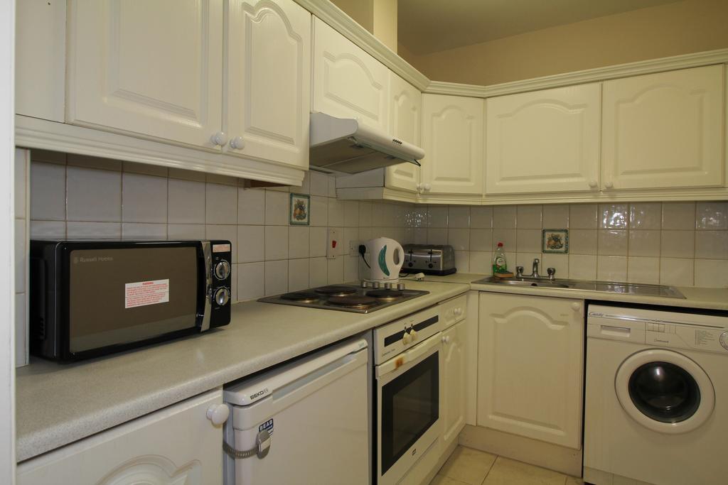 Middle Gardiner Street Apartment *
