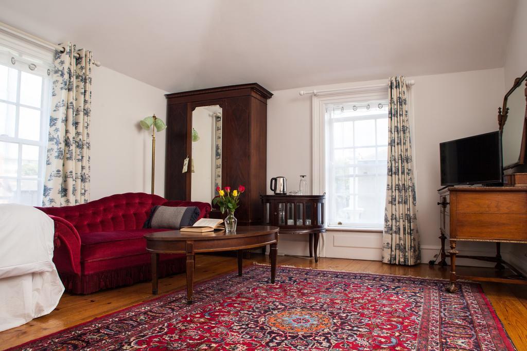 The Historical Harcourt Guest house *