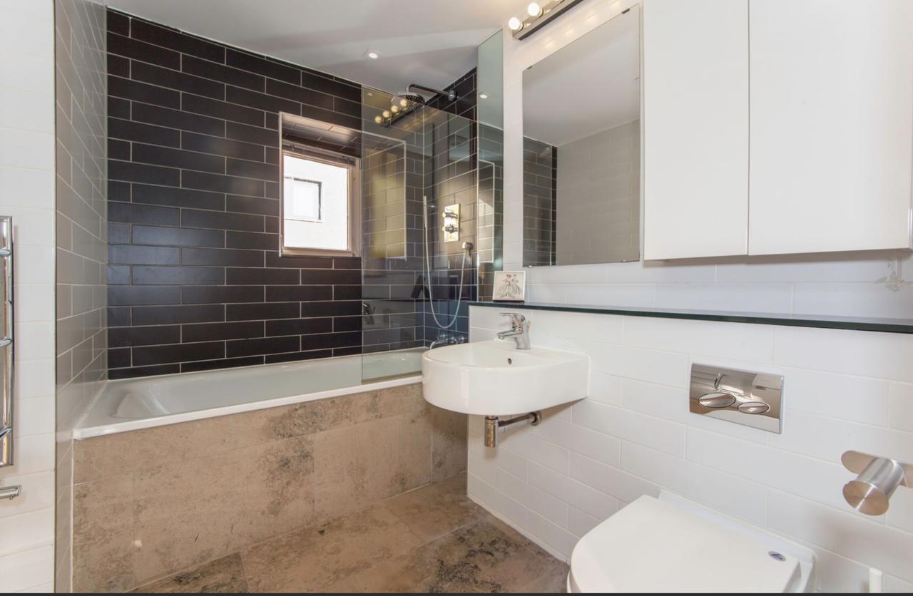 Apartment 2 Bedroom With Private Patio