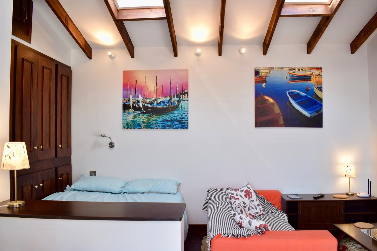 Apartment Studio In *