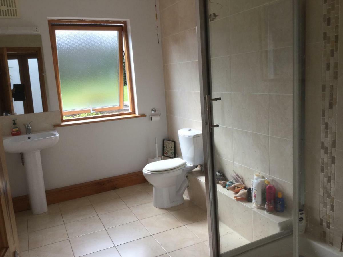 Large 5 Bedroom In Shankill South Holiday home