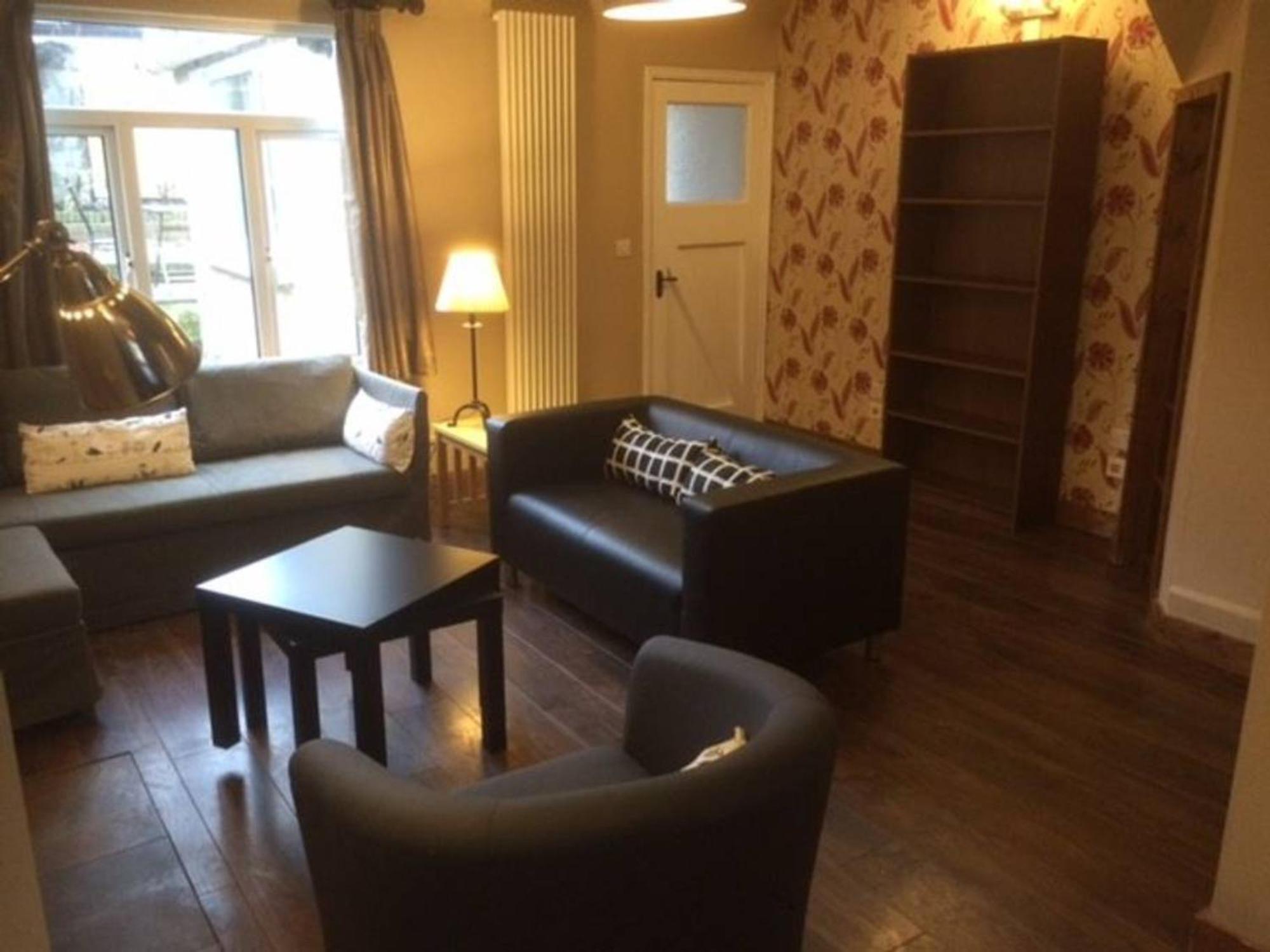 Apartment 3 Bedroom House With Free Parking Dublin