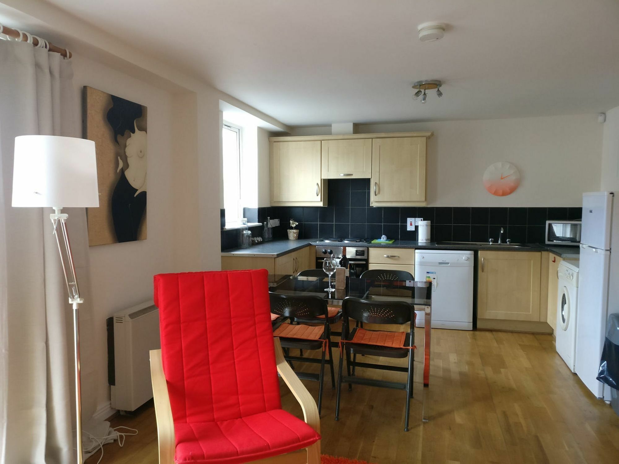 Metrostays - Antiques Quarter Apartment