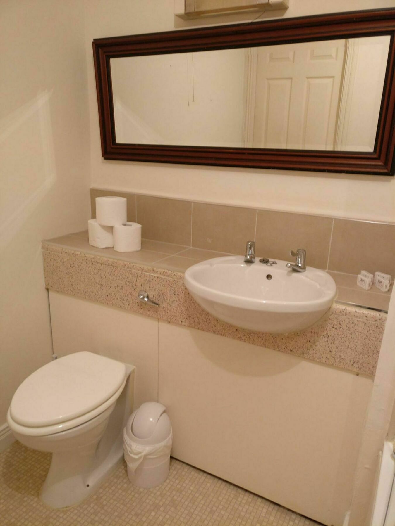 Apartment Metrostays - Antiques Quarter
