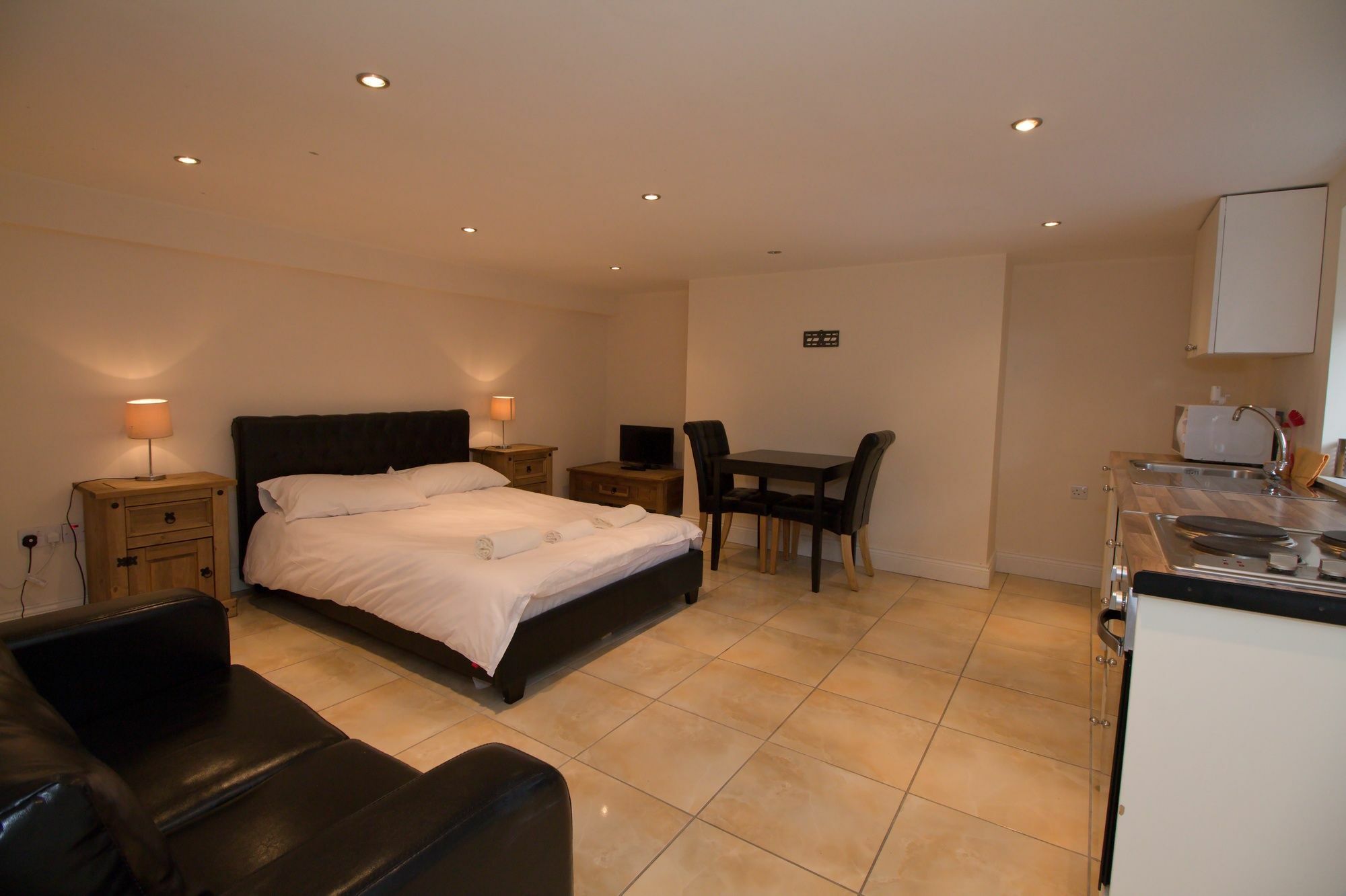 Belvidere Road Apartment *