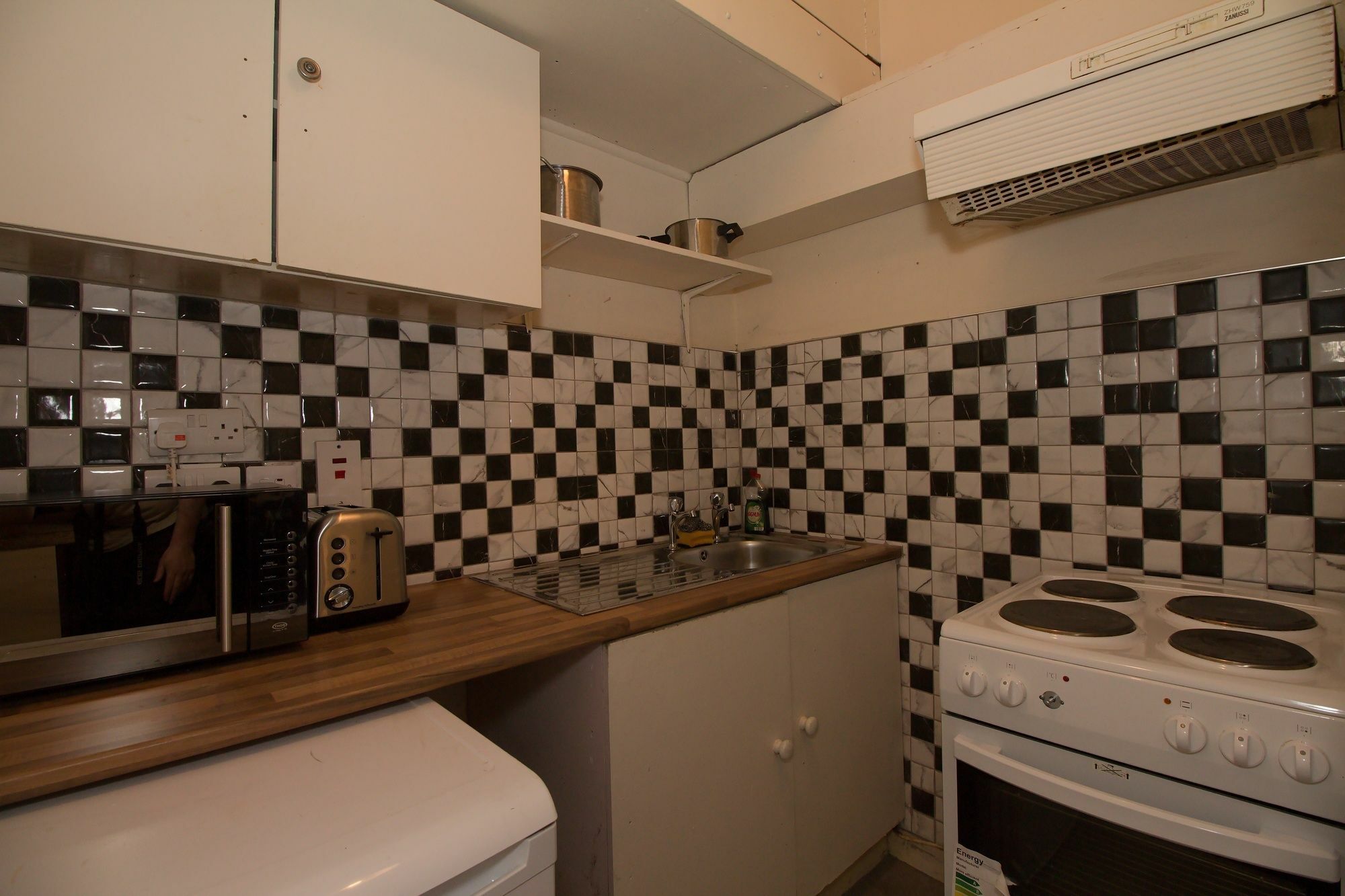 Belvidere Road Apartment
