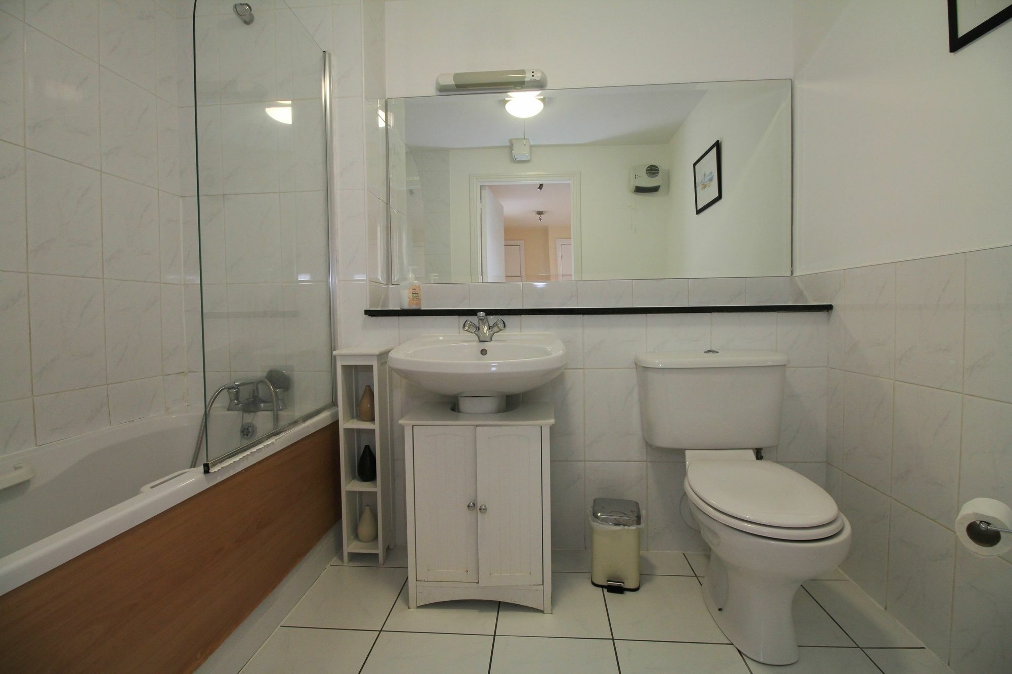 Point Village Modern Apartment