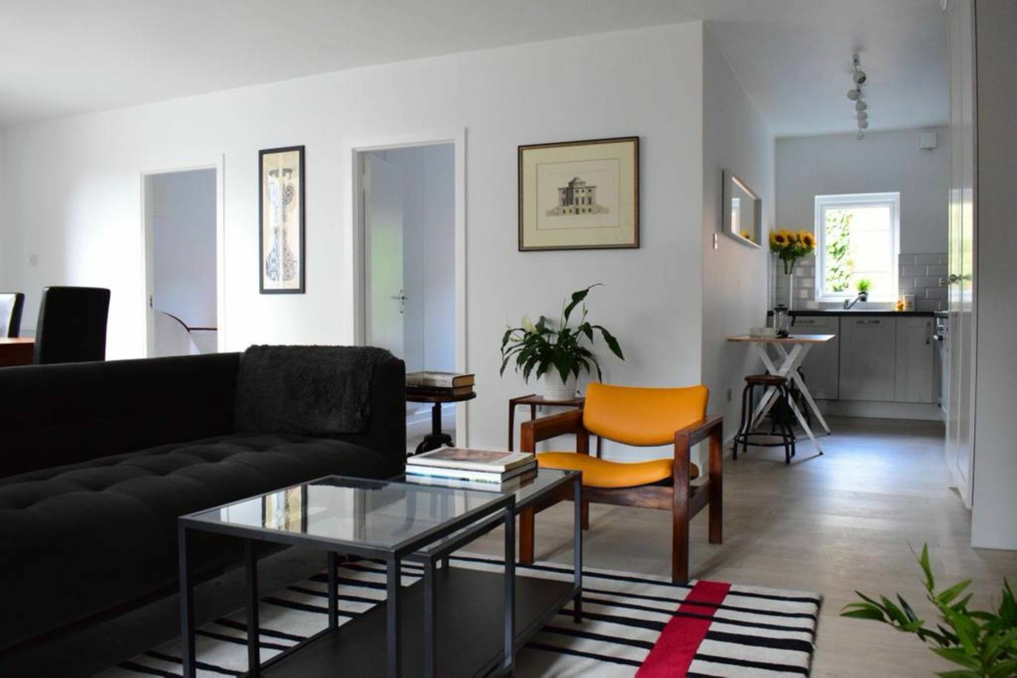 2 Bedroom Flat In Sleeps 4 *