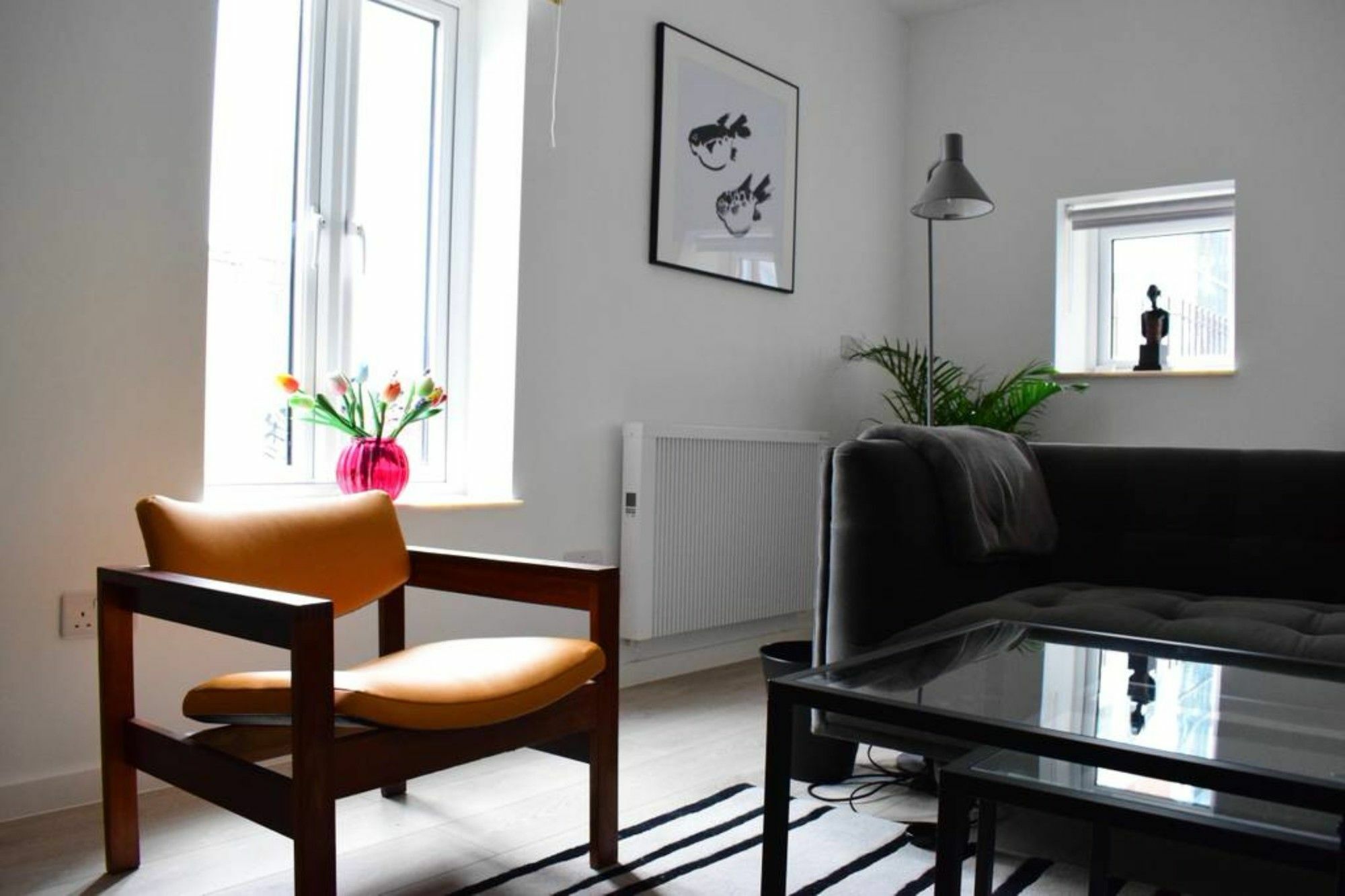 Apartment 2 Bedroom Flat In Sleeps 4 *
