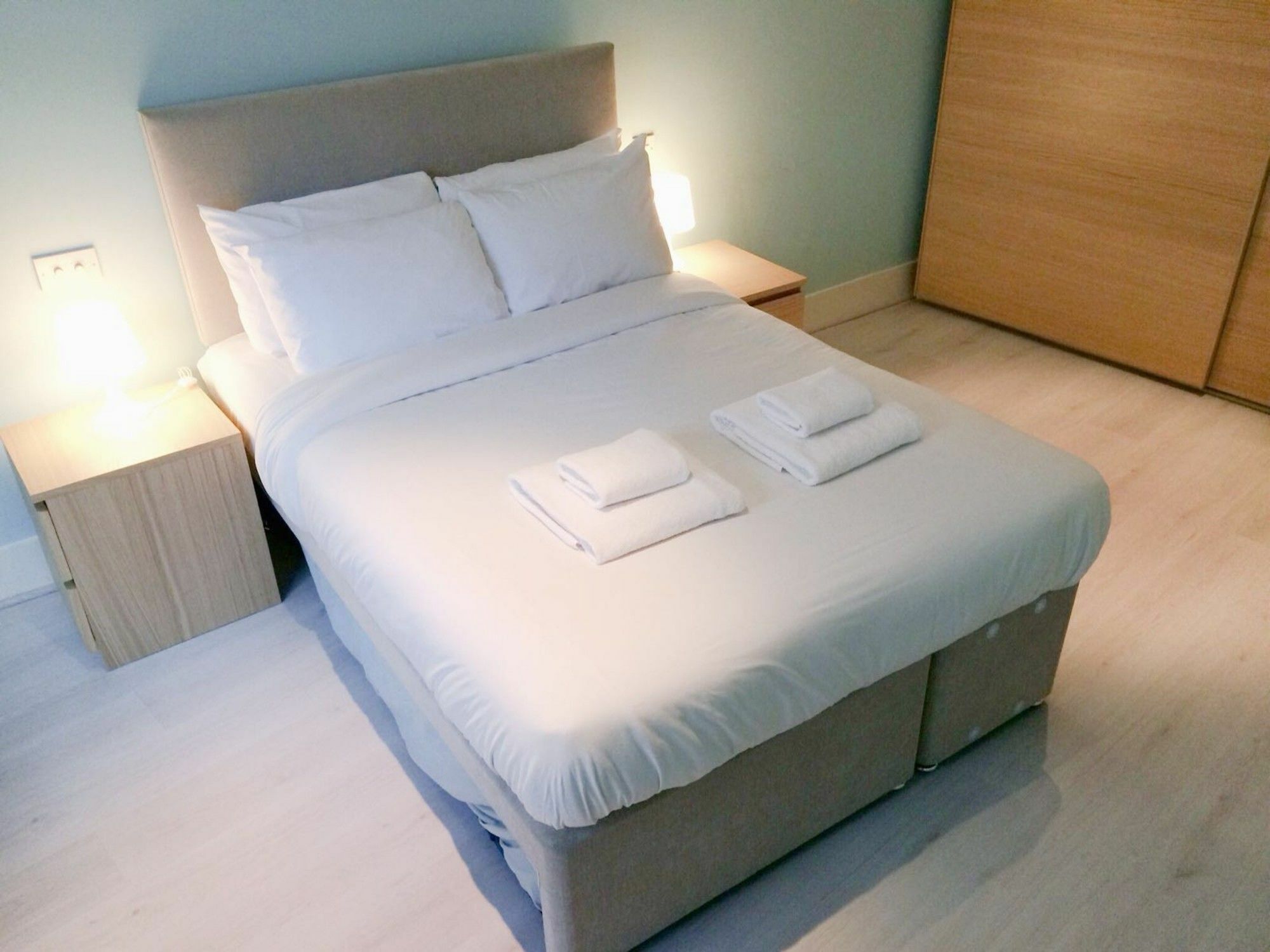 Apartment 2 Bedroom With Private Patio *
