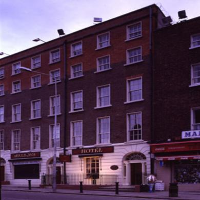 Waltons Hotel 3*