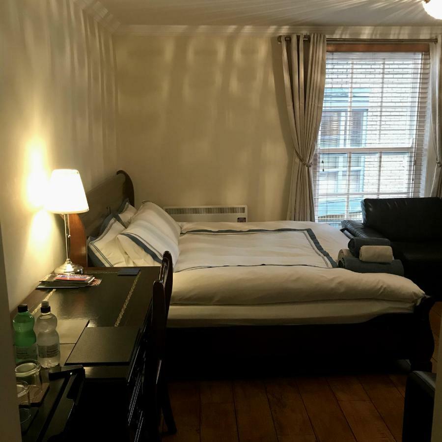 Apartment Violet