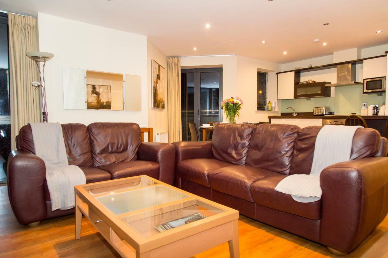 Spacous Escape 3br Ensuited Free Parking Apartment *