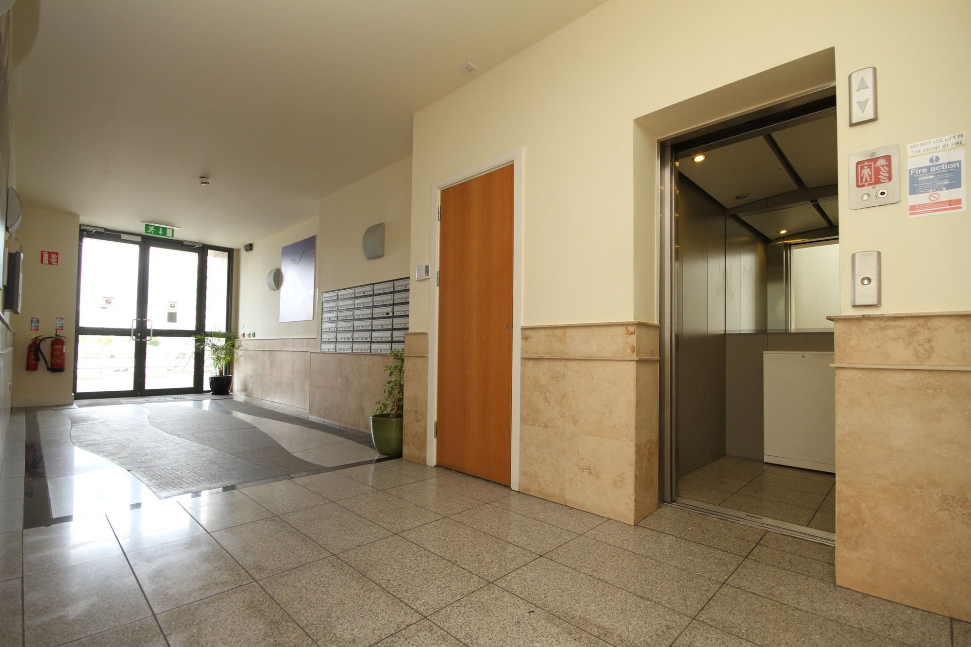 Hanover Dock Apartment