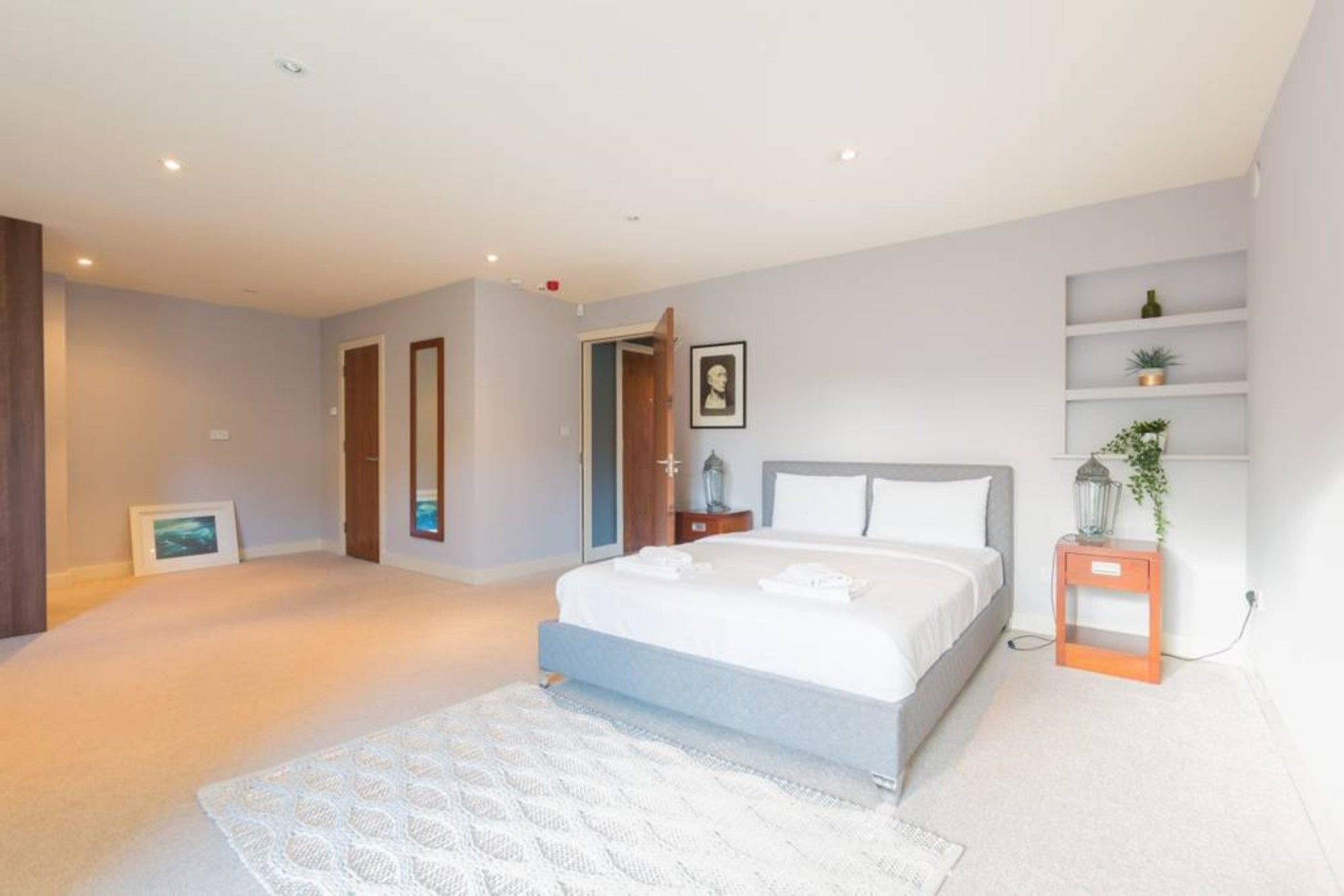 Centre 1 Bedroom Apartment *