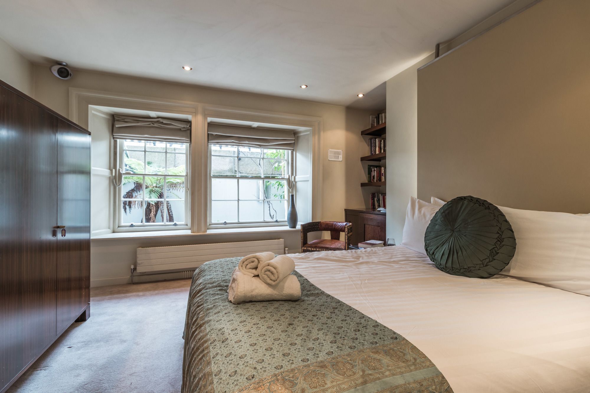5starstay The Oscar Wilde *