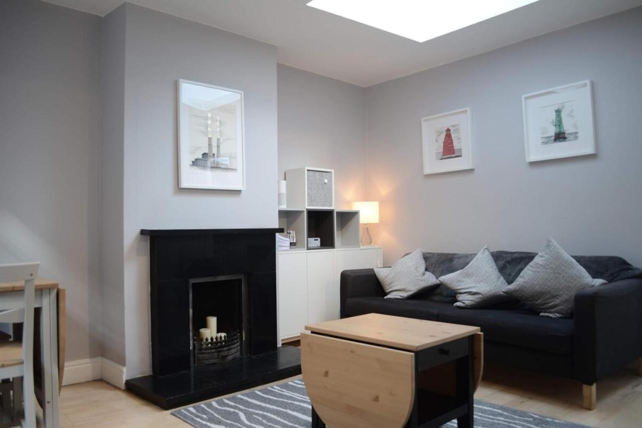 Charming 2 Bedroom In Location Apartment