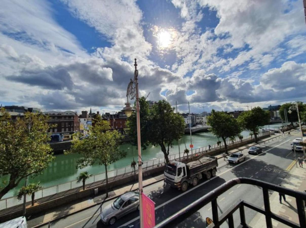 Lovely And Bright 1-bedroom In 1 Apartment *