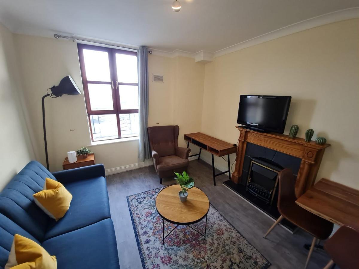 Lovely And Bright 1-bedroom In 1 Apartment *