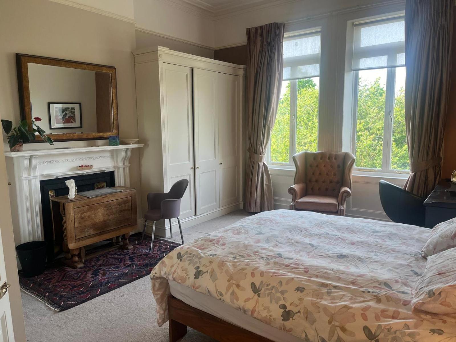 Bushy Park Road Apartment