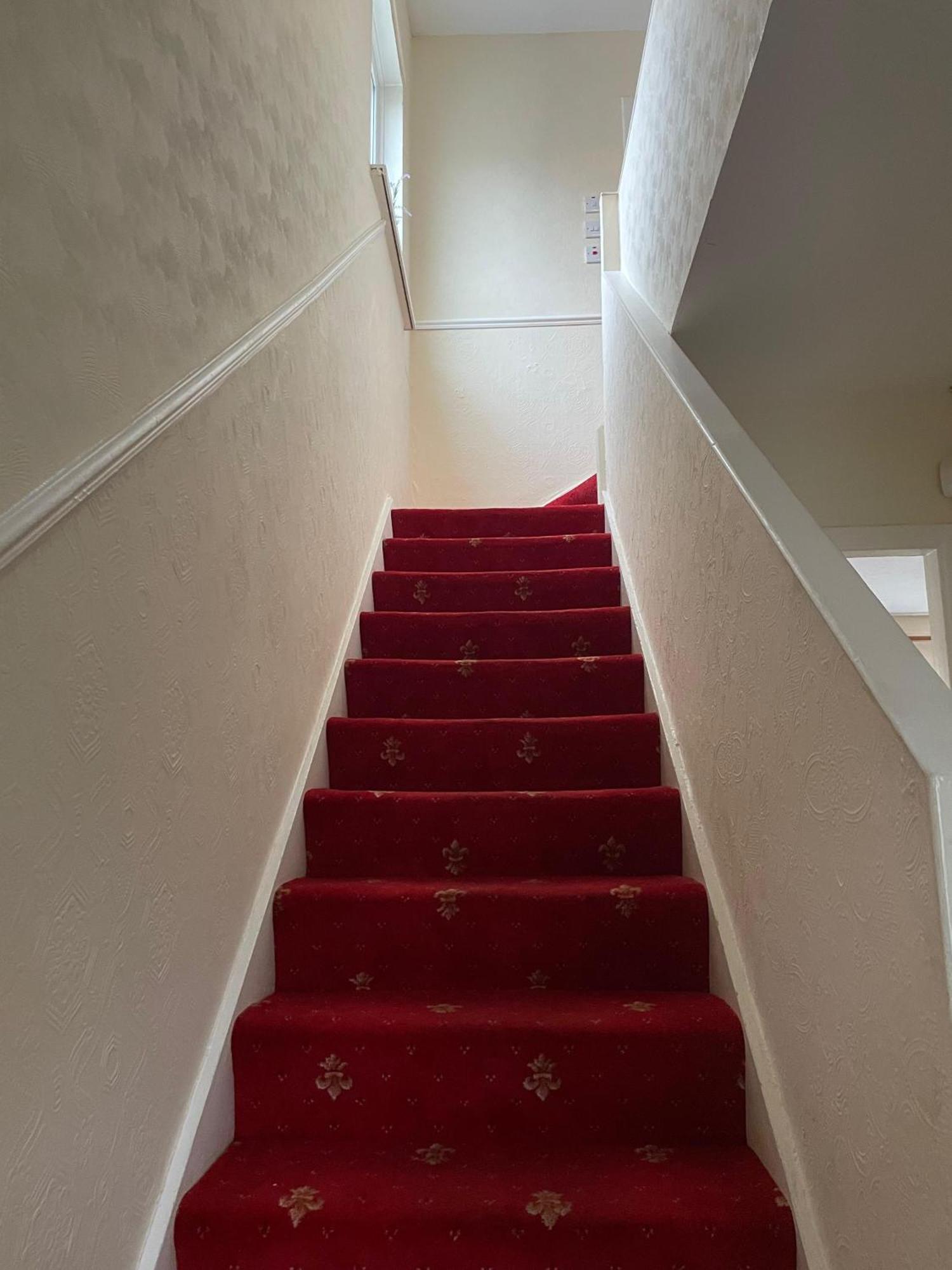 Superb Triple Near Airport - 4 Guest house *