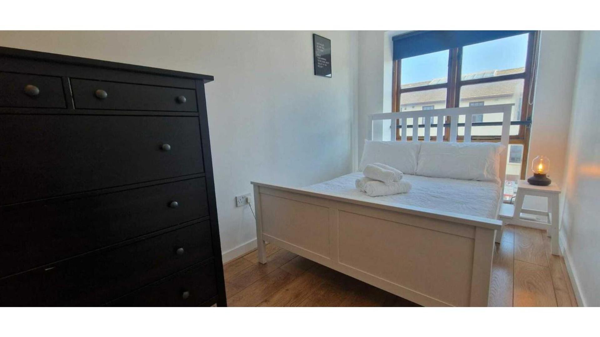 Apartment Large 2bd At Trendy Portobello Centre