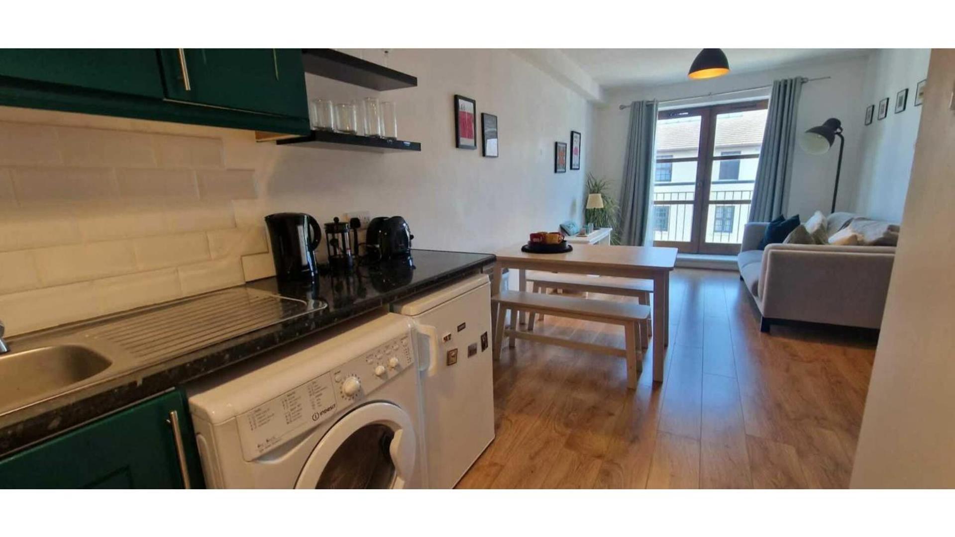 Apartment Large 2bd At Trendy Portobello Centre