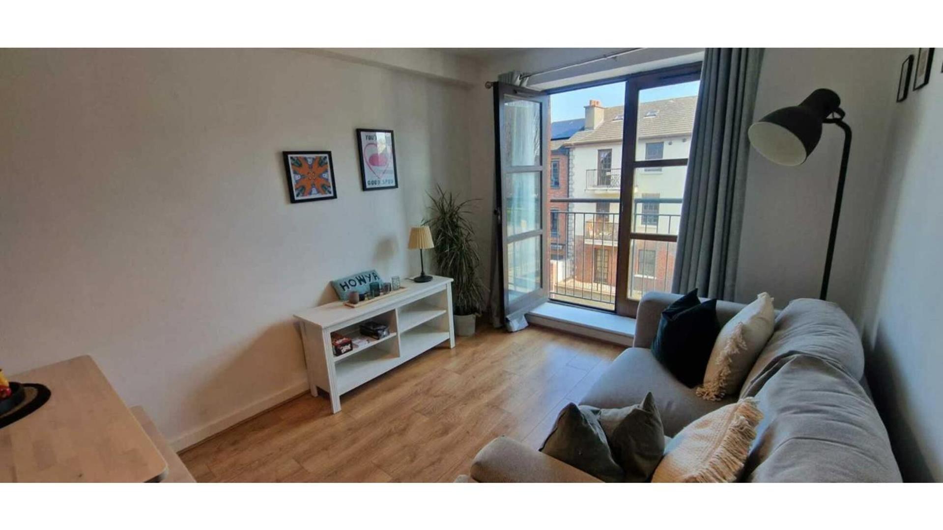 Large 2bd At Trendy Portobello Centre Apartment