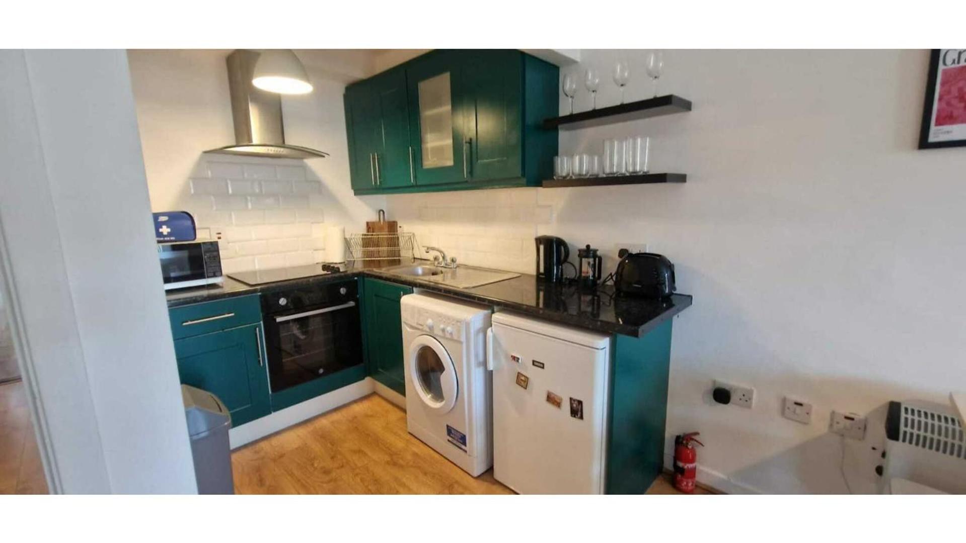 Apartment Large 2bd At Trendy Portobello Centre *