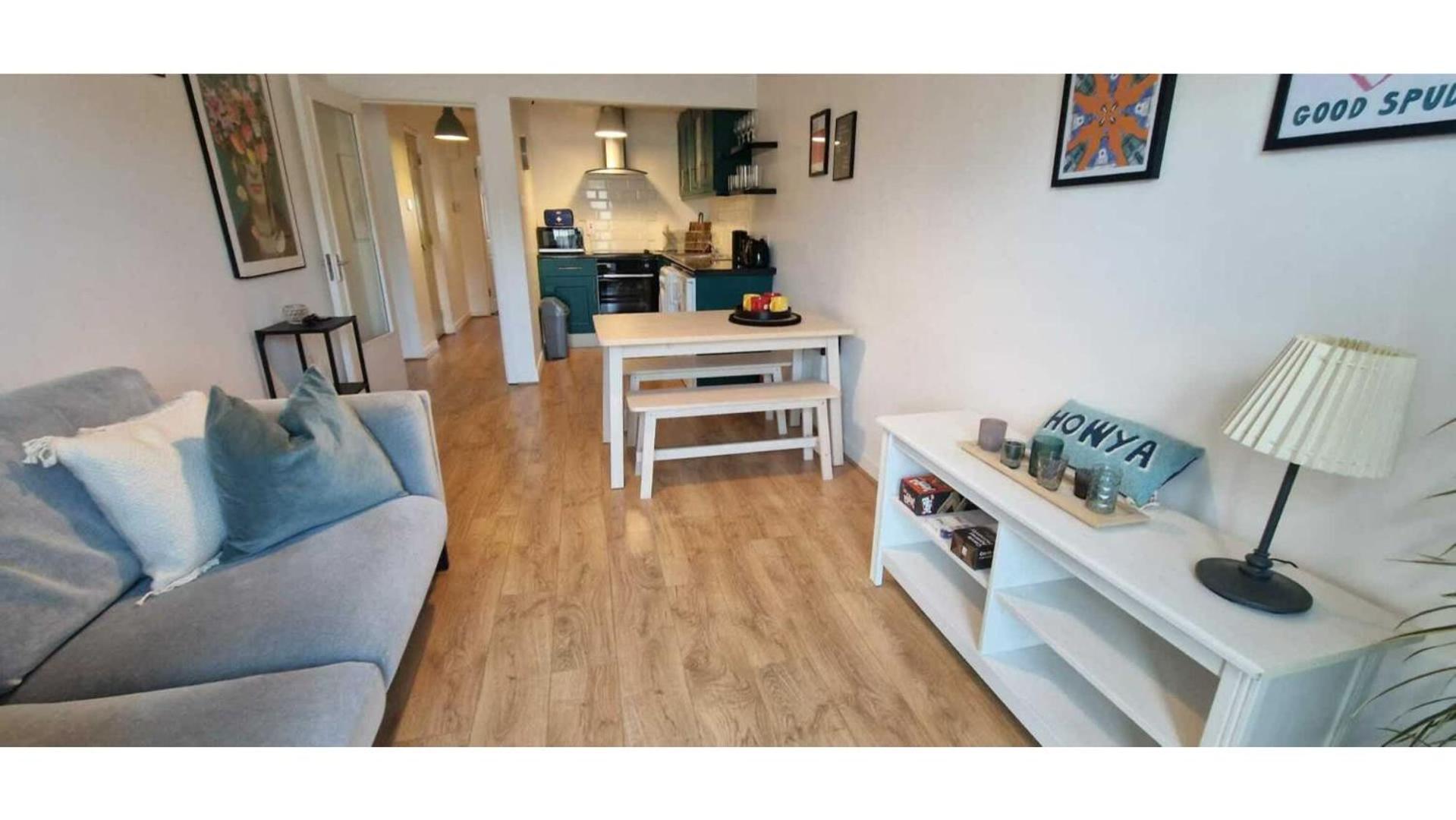 Large 2bd At Trendy Portobello Centre
