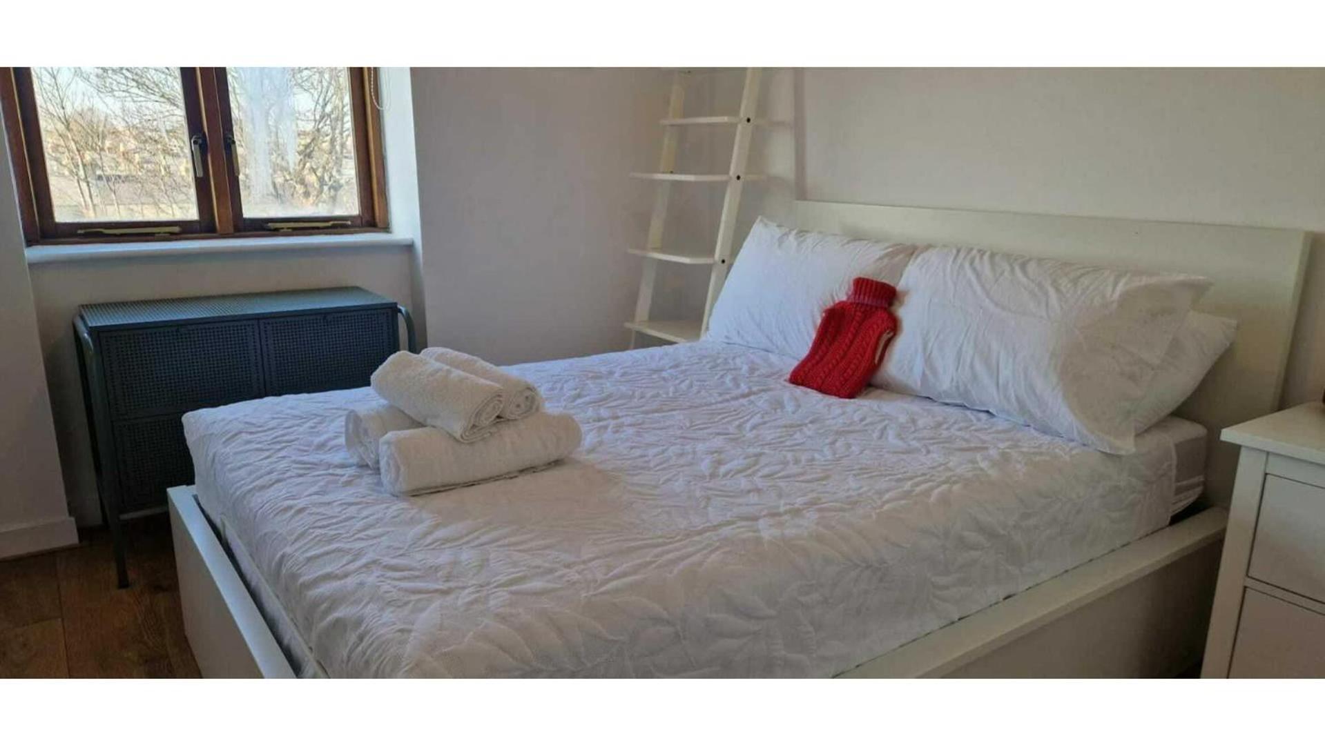 Apartment Large 2bd At Trendy Portobello Centre *
