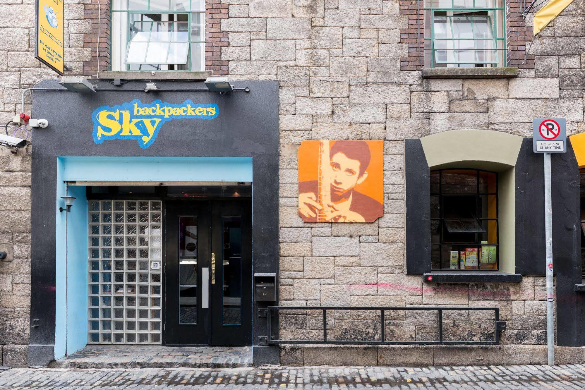 Sky Backpackers Hostel *