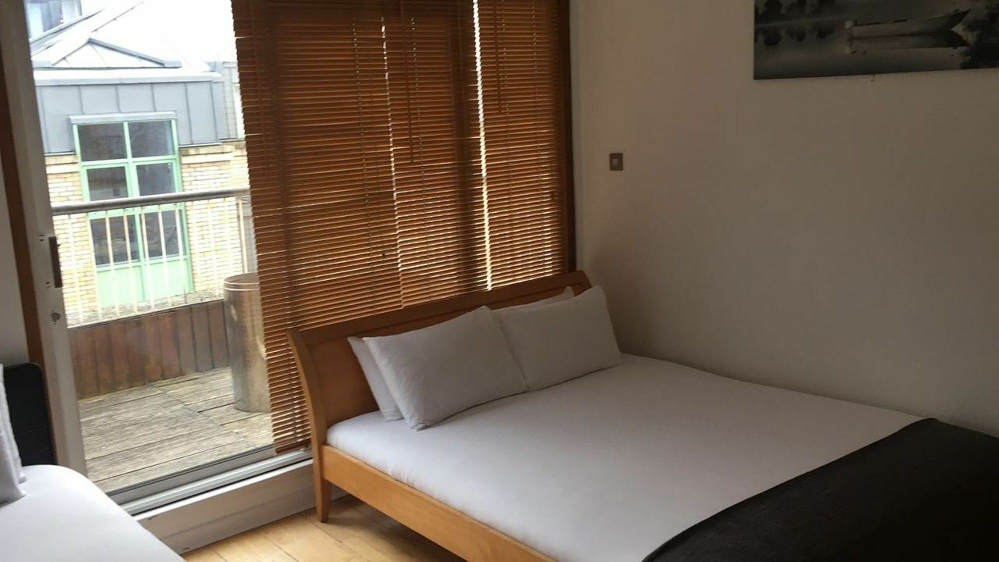 Metrostays - Stephen's 7-3 *