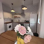 Stylish 2 Bedroom Apartment Dublin 2