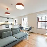 The Arthur Guinness Suite - Hiphipstay