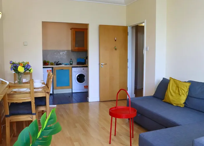 Emerald Escape Flat Near Ifsc