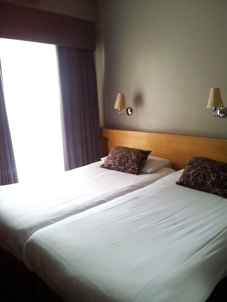 Leeson Downtown Hotel 2*