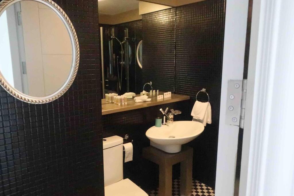 Waterfront Luxury Apartment *