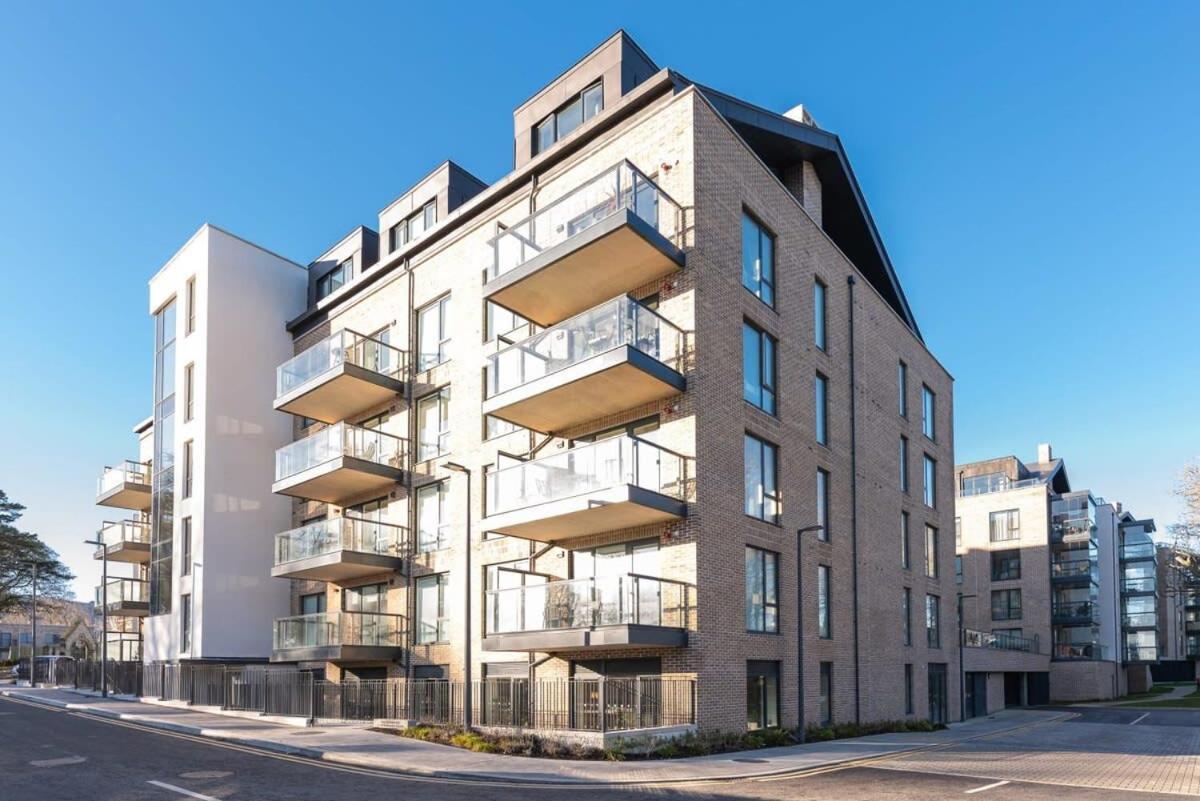 Woodward Square One By At Apartment *