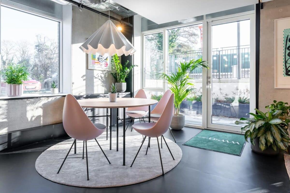 Woodward Square One By At Apartment *