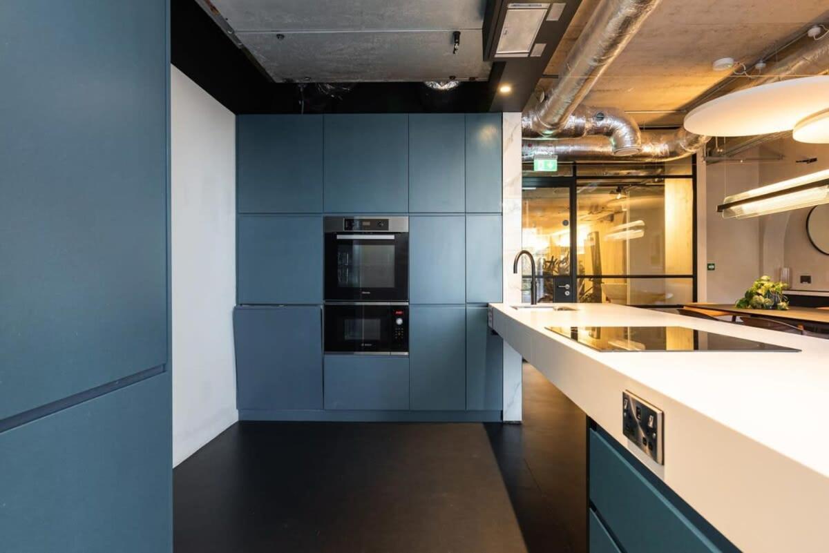 Woodward Square One By At Apartment *