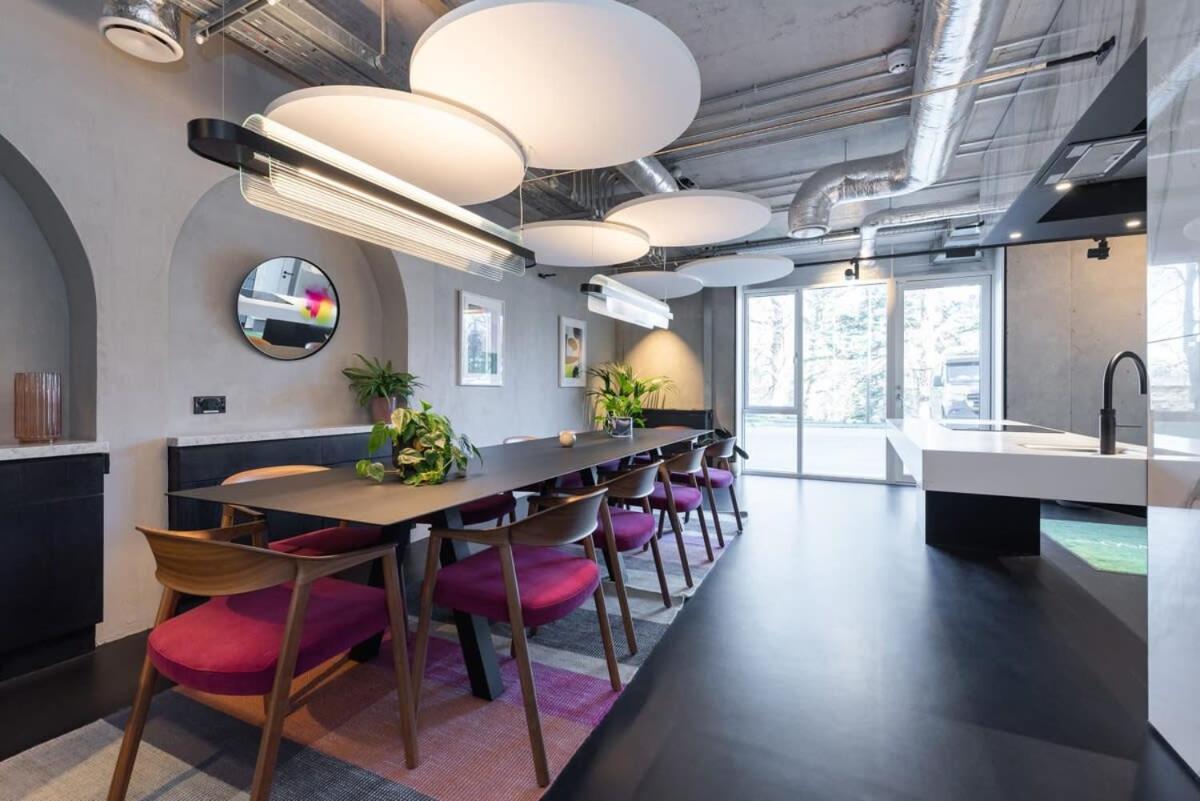 Woodward Square One By At Apartment *