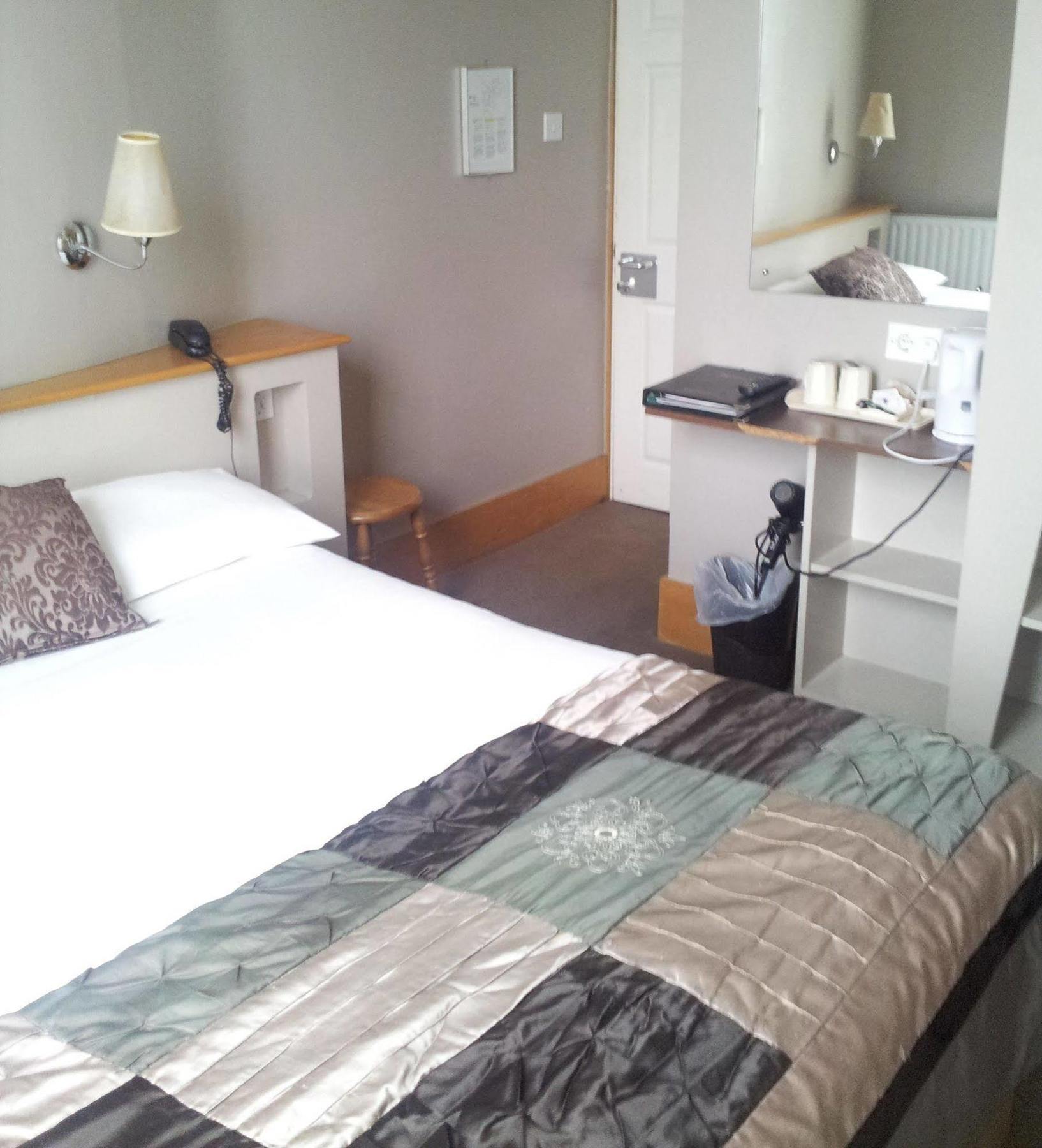 Leeson Downtown Hotel 2*