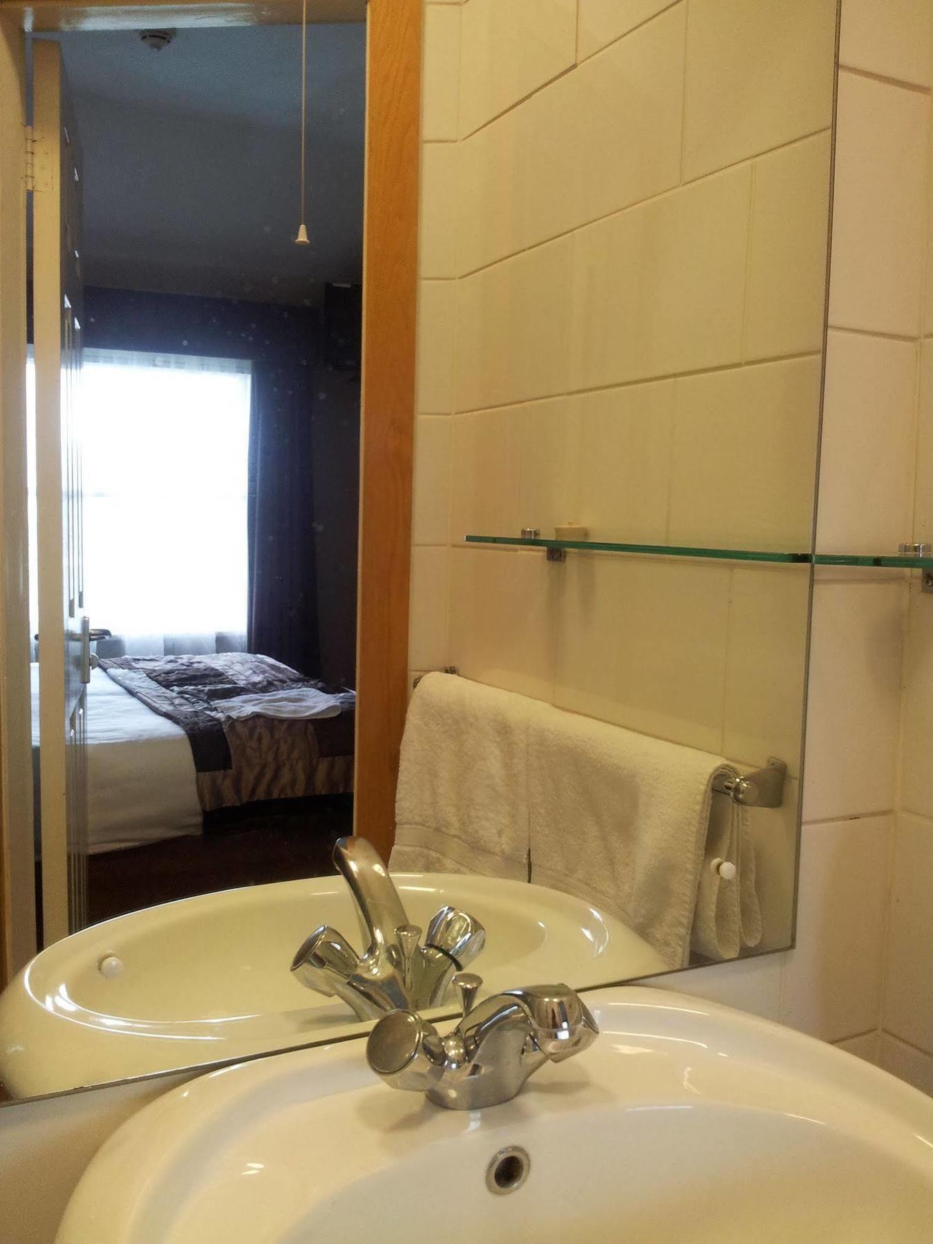 Leeson Downtown Hotel 2*